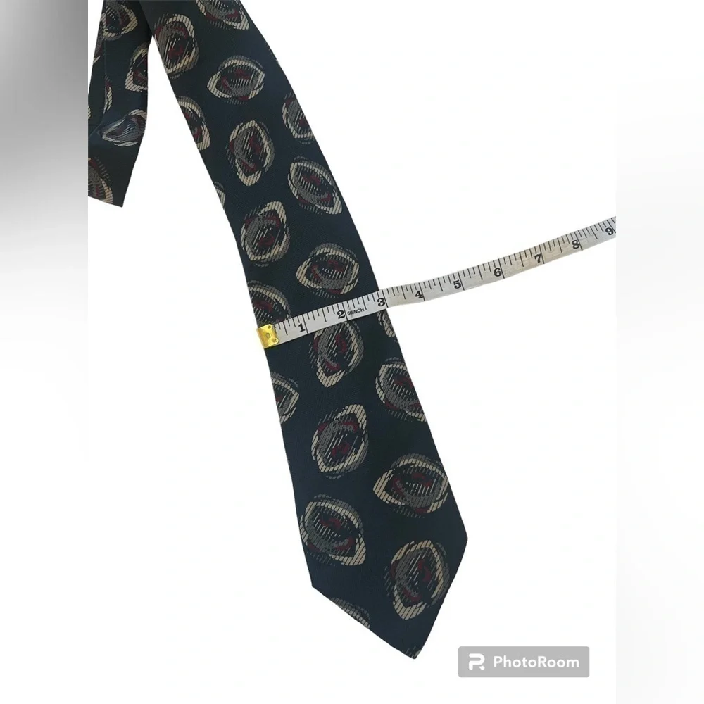 Vintage Valentino men’s blue patterned 100% silk necktie